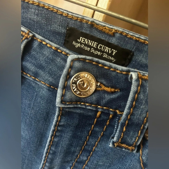 True Religion Mid Rise Jennie Curvy Skinny - Picture 7 of 10